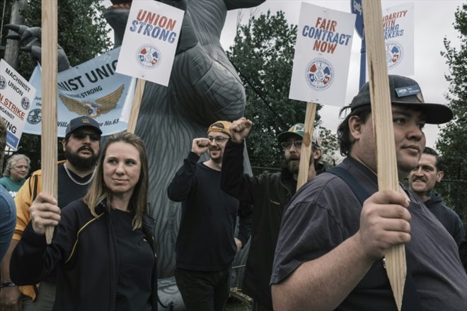 Des employés de Boeing en grève, à Portland, dans l'Oregon, le 19 septembre 2024
