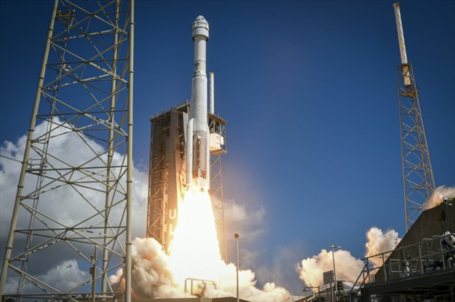 Décollage de la fusée Atlas V de United Launch Alliance (ULA) transportant le vaisseau spatial Starliner de Boeing, à Cap Canaveral en Floride le 5 juin 2024