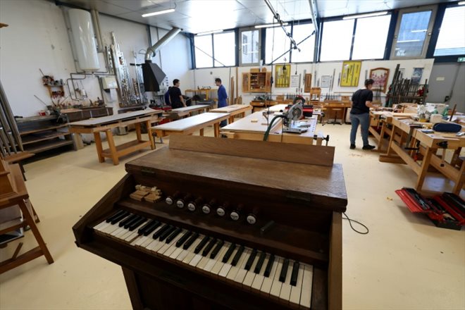 Une vue de l'atelier du Centre de formation de la facture d'orgue à Eschau, dans l'est de la France, le 5 septembre 2023