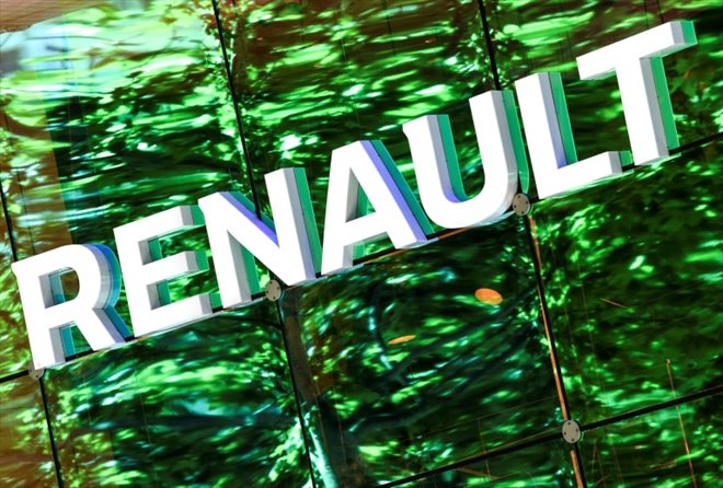 Le constructeur automobile français Renault a annoncé suspendre les activités de l'usine Renault de Moscou et évaluer les options possibles concernant sa participation dans sa filiale russe AvtoVAZ
