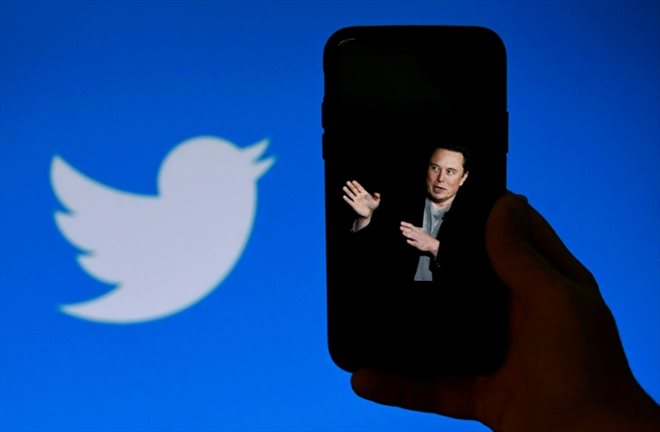 Elon Musk, new leader of Twitter, plans to lay off about 50% of the approximately 7,500 employees