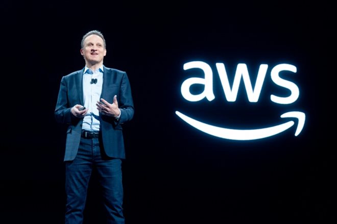 Adam Selipsky, patron d'AWS, à Las Vegas, le 28 novembre 2023