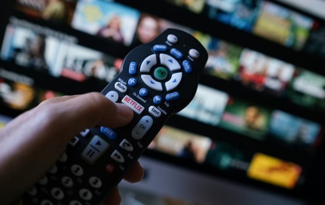 Dans les semaines et mois qui viennent, le service de streaming va en outre obliger les utilisateurs à payer pour ajouter des profils à leur compte, au lieu de partager gratuitement leur mot de passe