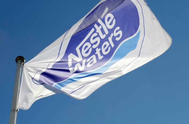 l'agence sanitaire Anses recommande une surveillance renforcée des sites de captage d'eaux du géant suisse de l'agroalimentaire Nestlé en raison d'un niveau de confiance insuffisant pour assurer la qualité sanitaire des eaux minérales