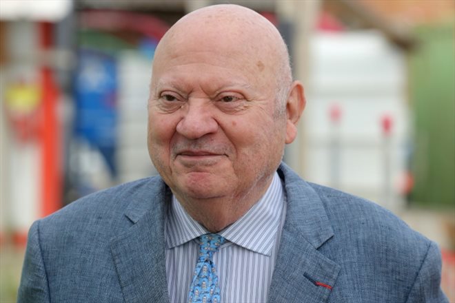 Le maire d'Issy-les-Moulineaux ry président du Syndicat des eaux d'Ile-de-France André Santini à Clamart, dans les Hauts-de-Seine, le 28 juillet 2020