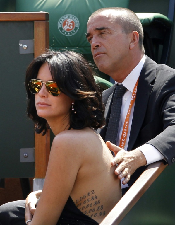 Arnaud Lagardère et Jade Foret lors du match entre l'Estonien Jurgen Zopp et Richard Gasquet à Roland Garros, le 29 mai 2012