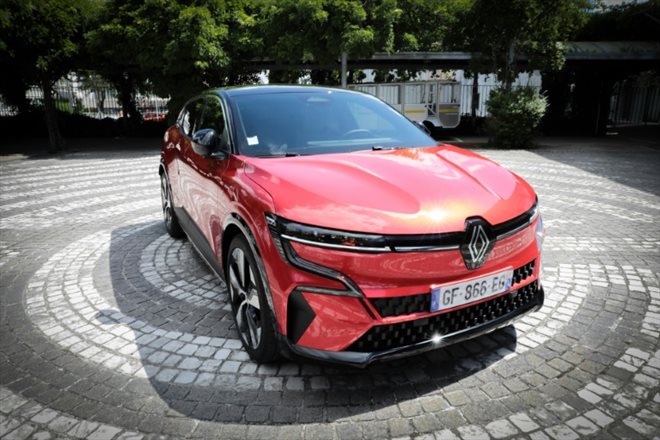 Un modèle Mégane électrique du groupe Renault présenté à l'usine de Cléon, près de Rouen, le 5 juillet 2022.