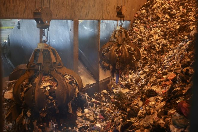 Dans une usine d'incinération de déchets, le 18 janvier 2024, à Londres