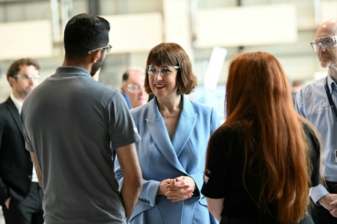 La ministre des Finances britannique Rachel Reeves, lors d'une visite au National Manufacturing Institute Scotland (NMIS), à Glasgow, le 28 août 2024