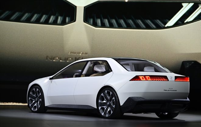 Le constructeur automobile allemand BMW présente son projet Neue Klasse, un concept de voiture électrique, le 2 septembre 2023 à la veille de l'ouverture du salon automobile de Munich